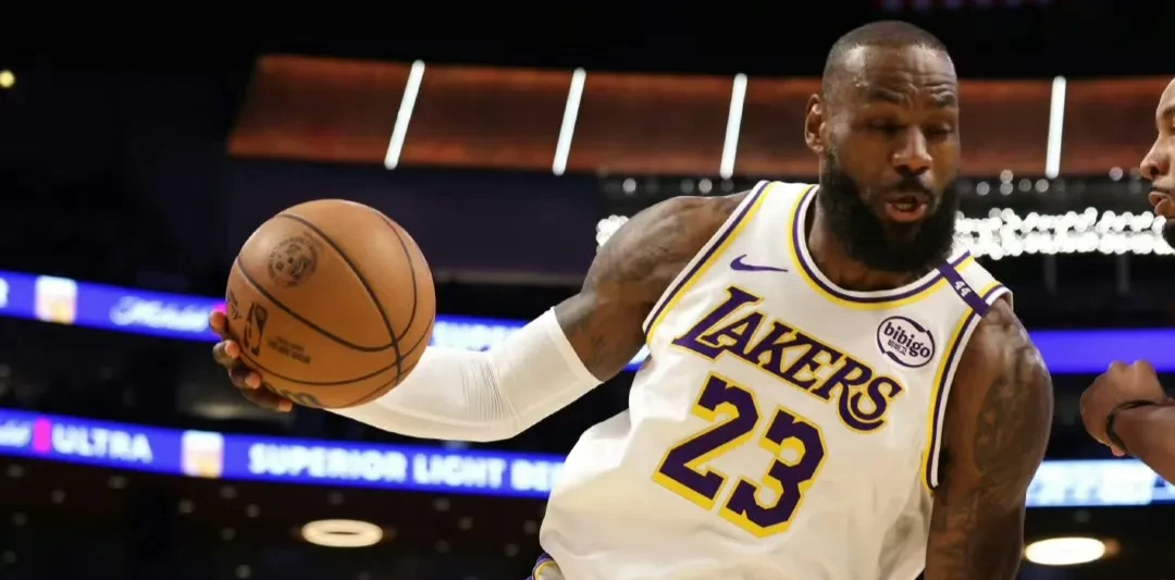 包含詹姆斯迎来十五赛季高光表现,MAD球迷沸腾!的词条 包含詹姆斯迎来十五赛季高光表现,MAD球迷沸腾!的词条